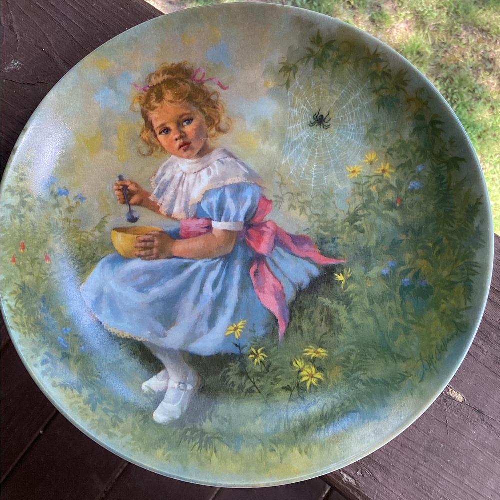 Little Miss Muffet, Decorative Nursery Rhyme Plate, Original Box, Certificate